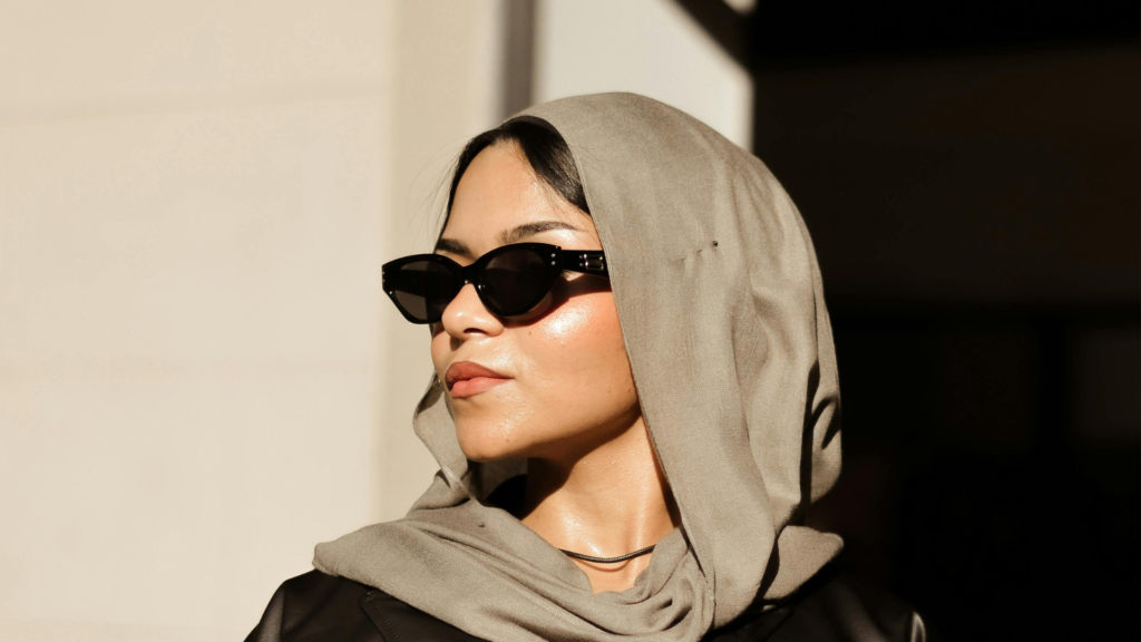 Choose These 11+ Perfect Cashmere Scarves for Her Comfort